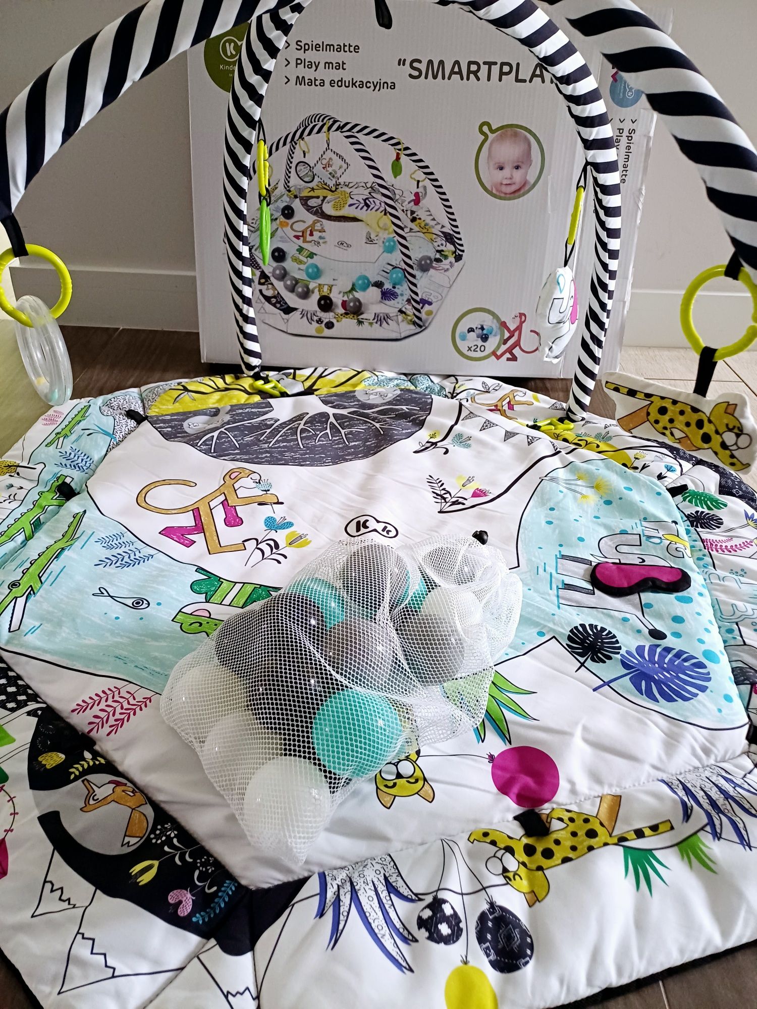 Mata edukacyjna SmartPlay Kinderkraft z piłeczkami 0+