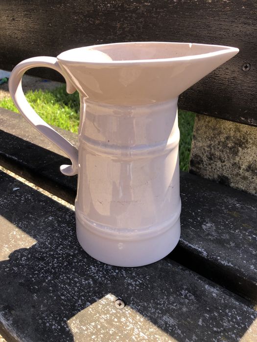 Jarro de agua em porcelana