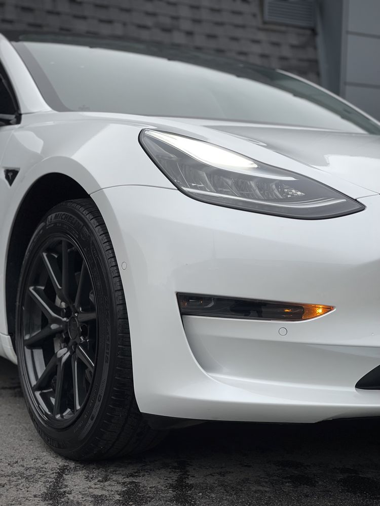 Tesla model 3 (запас 380км) 2019р.