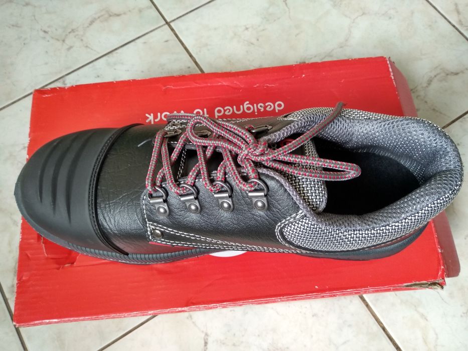 Jeden but- prawy r .44