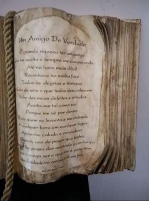 Livro com texto

*Judith Bond , 1994*

Um Amigo de Verdade* (ano 2004)