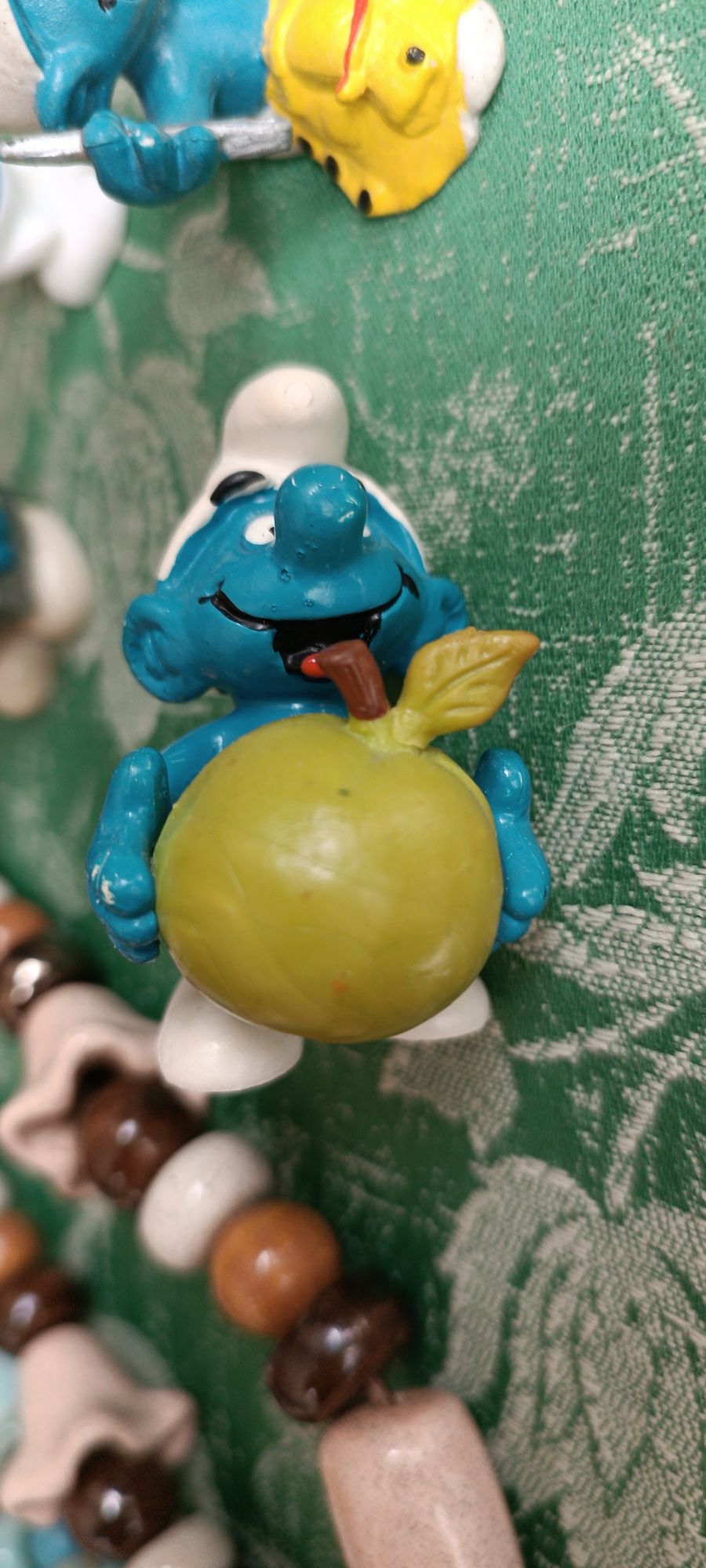 Antigo smurfs estrumfe com maçã de 1983