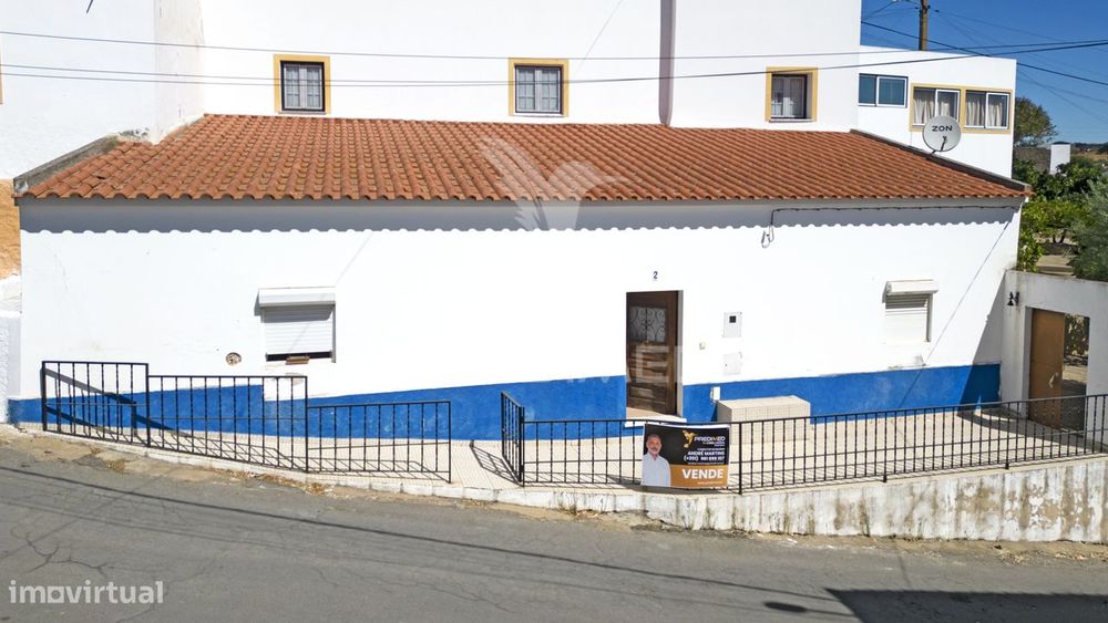 Moradia com 4 quartos e quintal em Garvão