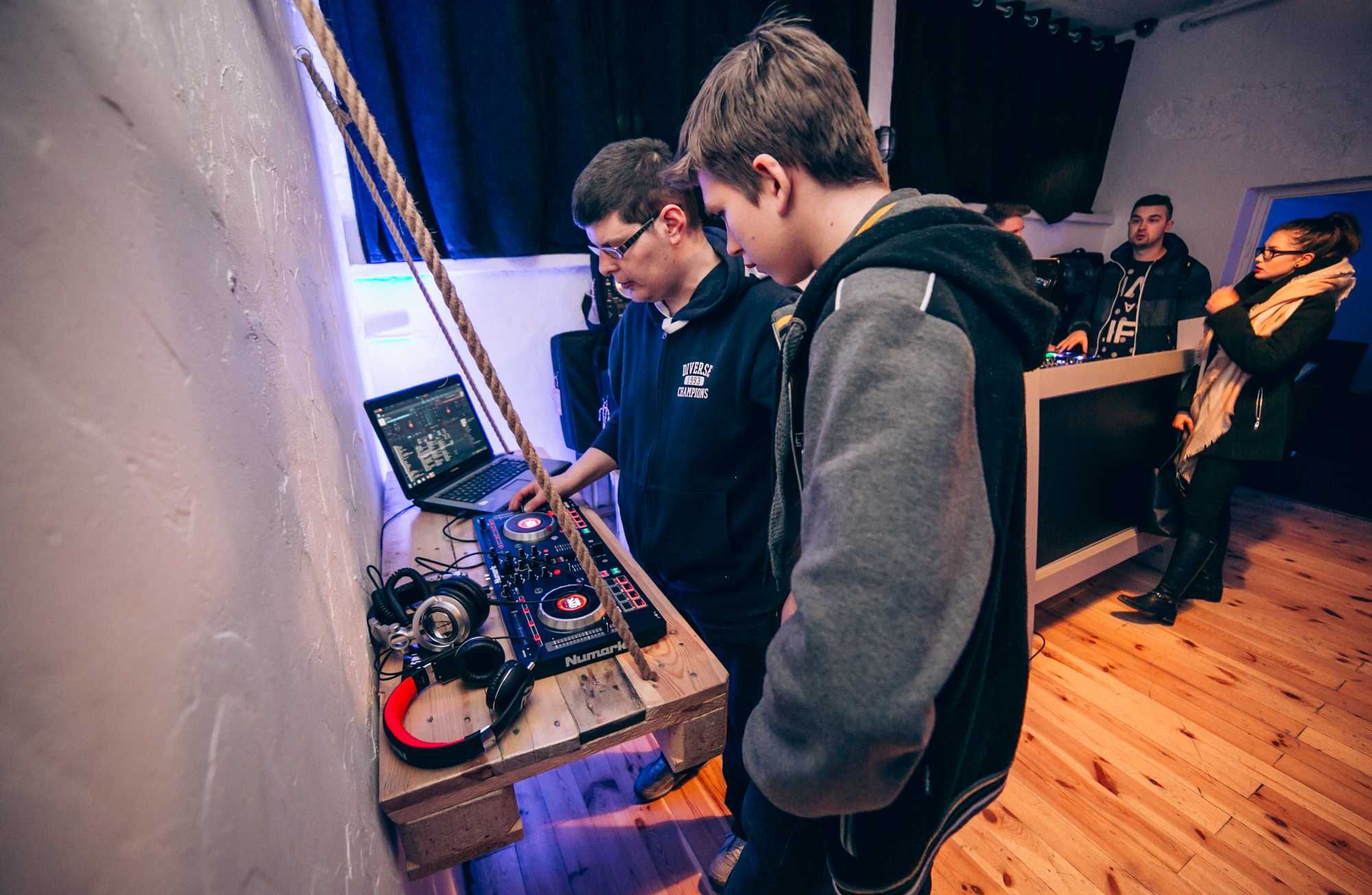 KURS DJ, Warsztaty DJ, Szkoła dla DJów indywidualne zajęcia w centrum