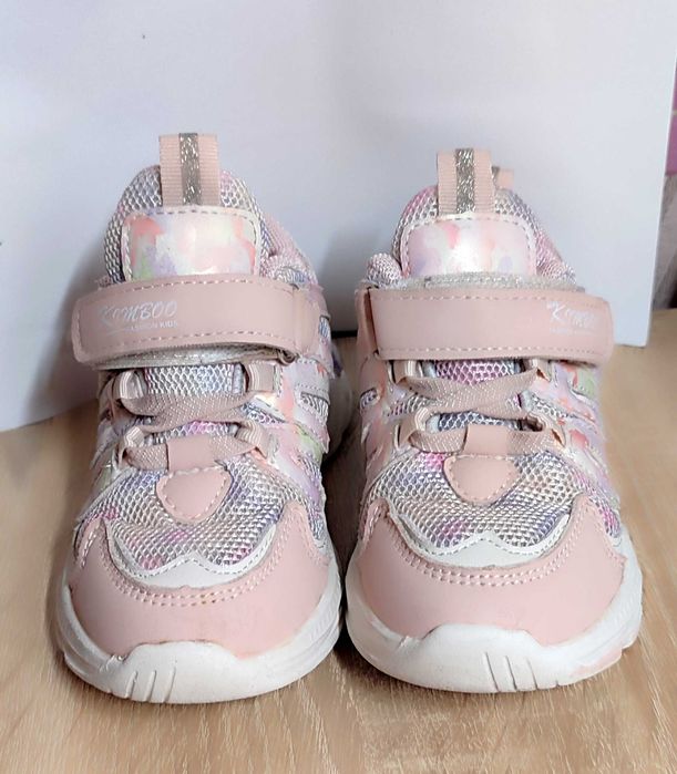 Кросівки для дівчинки
