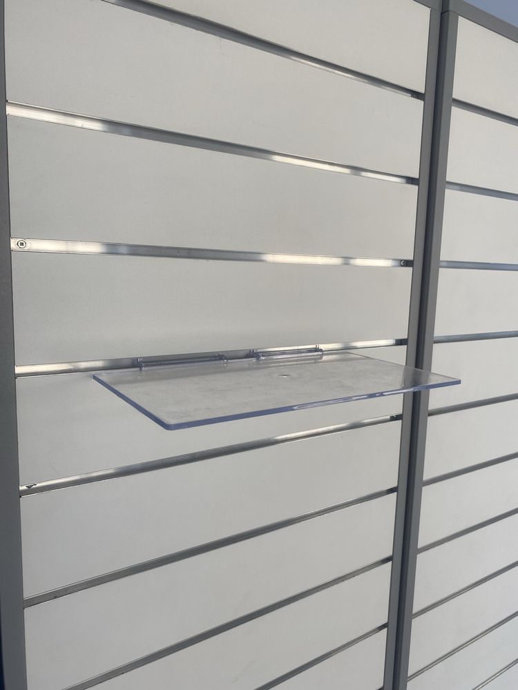 Półka z plexi, haczyk pojedynczy w systemie space wall 25x10 1 szt.