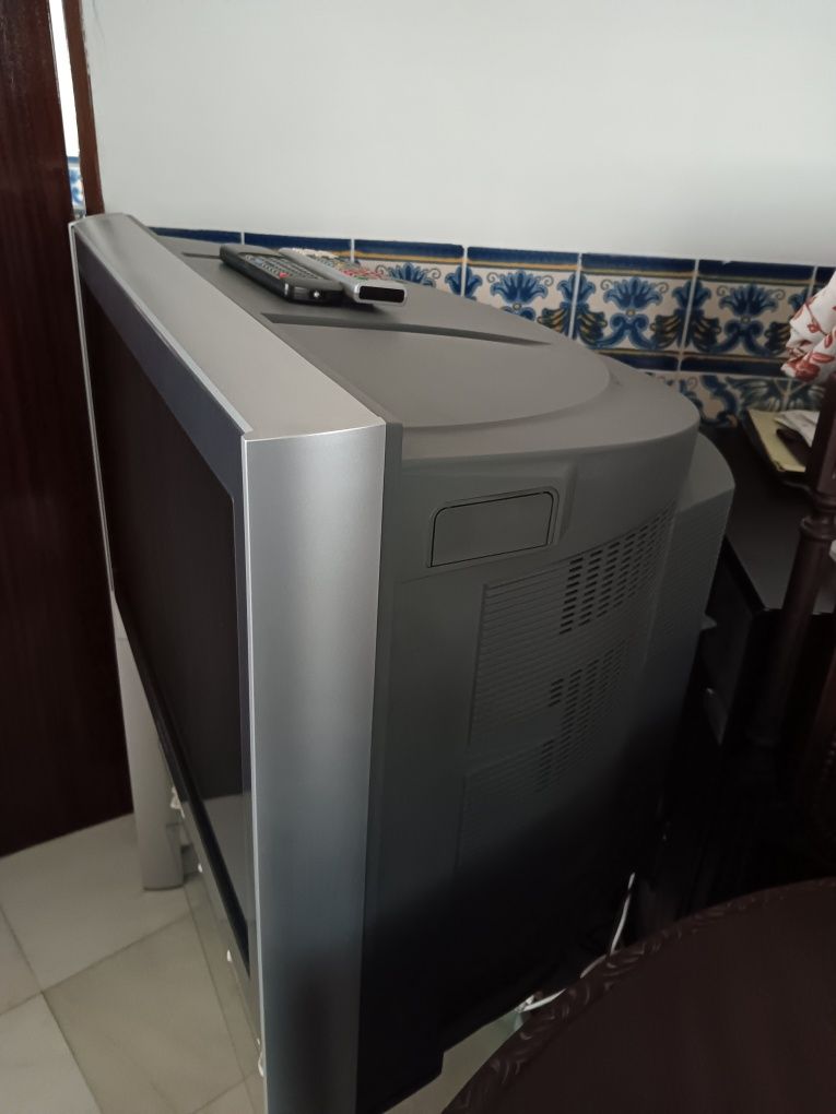 Televisão a cores