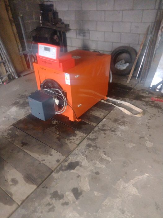 Продам котел на дизельному паливі Вісмані ще є Будерус