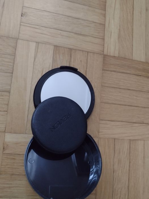Puder prasowany RevlonColorstay
