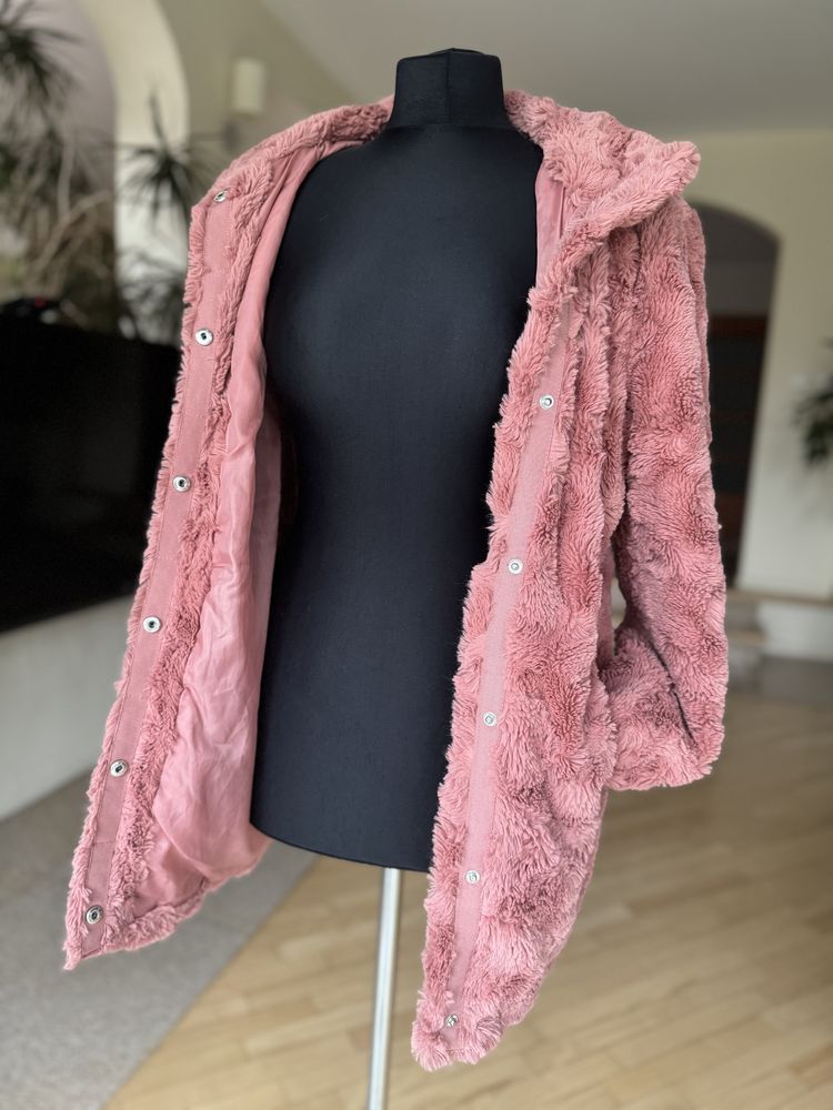 Futerko różowe Vero Moda | Sztuczne futro na wiosnę