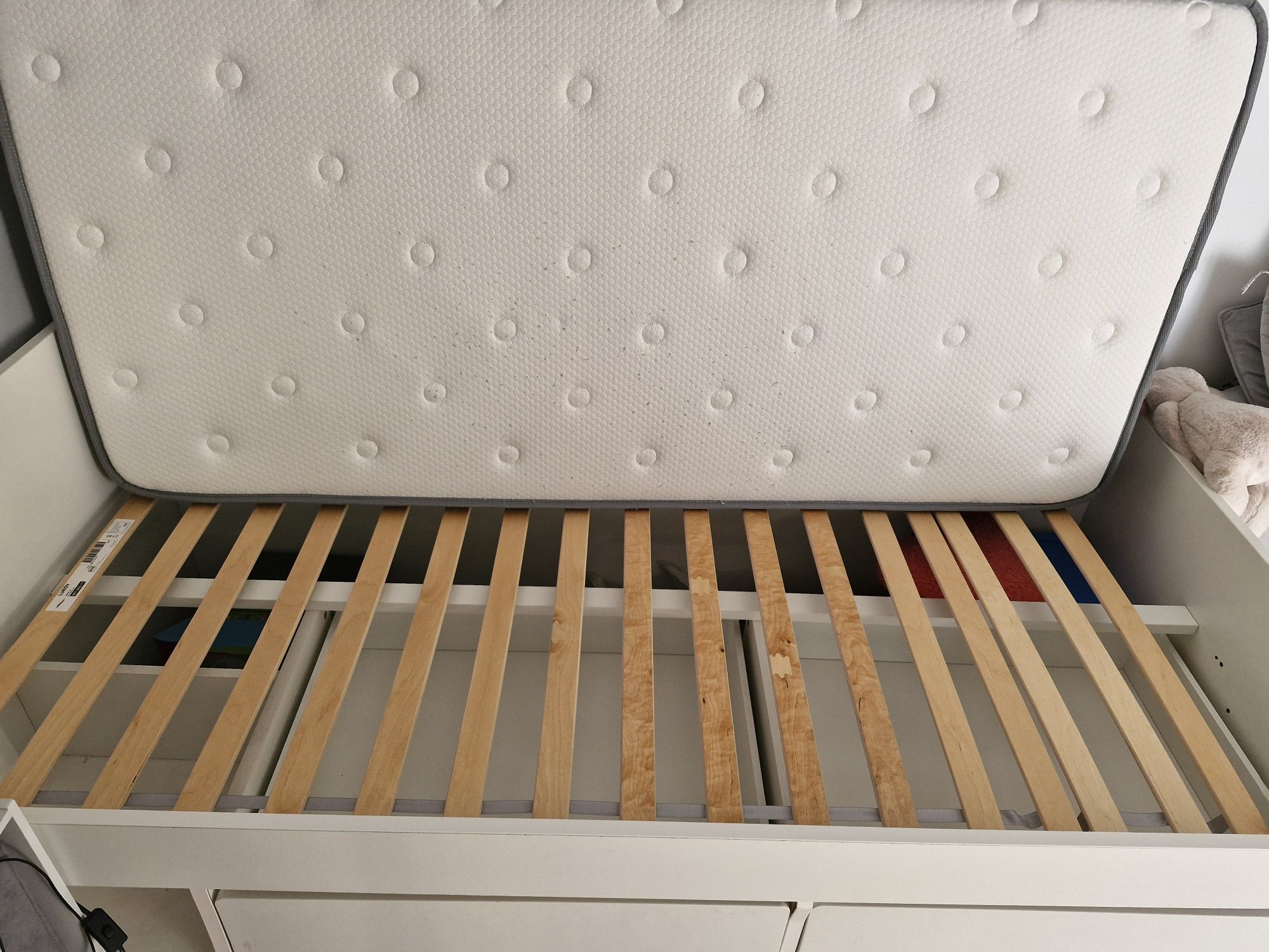 Cama solteiro c/ colchão e estrado