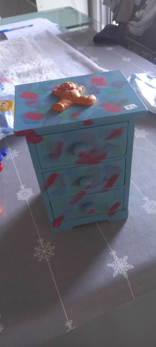 movel joelheiro com gavetas de madeira