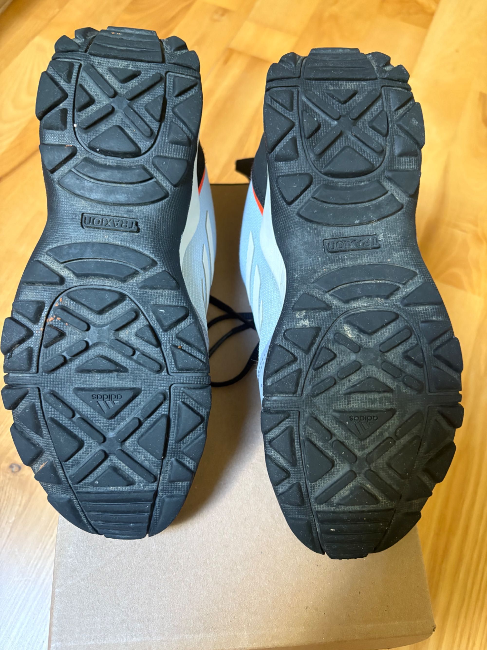 Buty dziecięce Adidas Terrex rozmiar 35,5