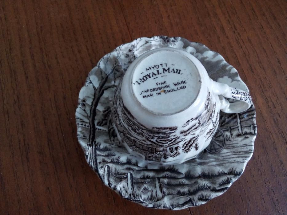 Chávenas e pires vintage decoração