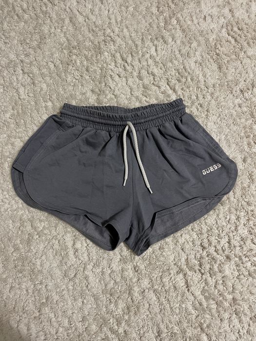 спортивний одяг, шорти, велосипедки, літній одяг, короткі шорти