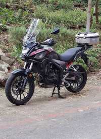 Honda CB 500X equipada