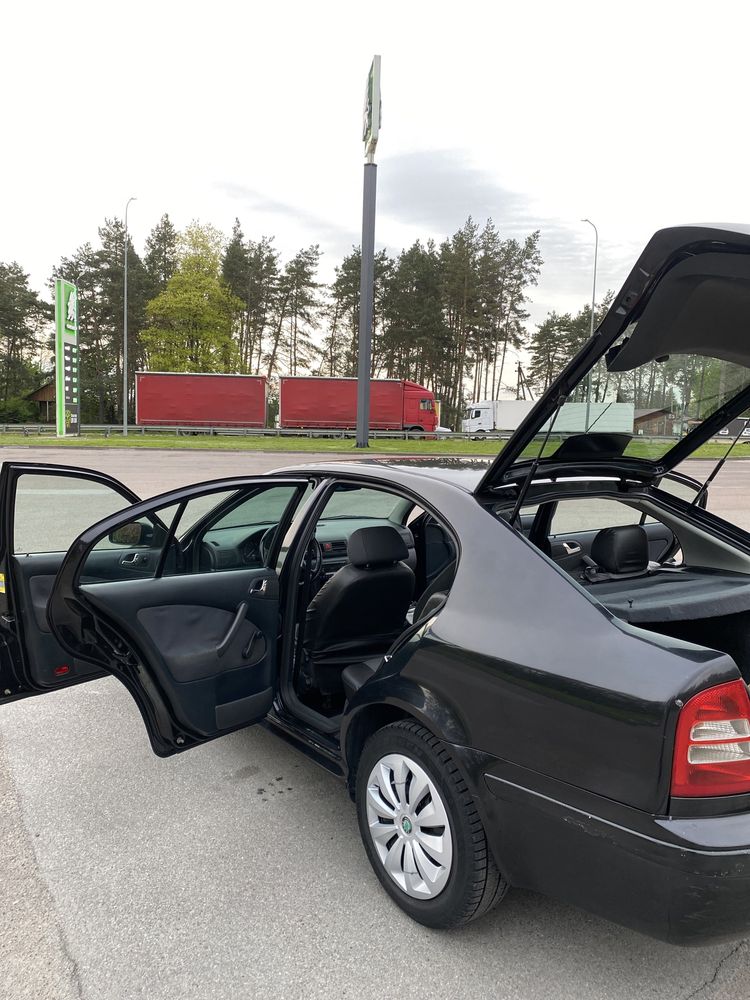 Продам Skoda Octavia 1.6