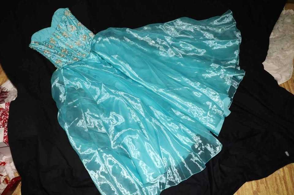 vestido de cerimónia azul turqueza