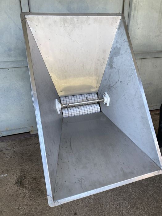 Esmagadeira de uvas 750W em Inox