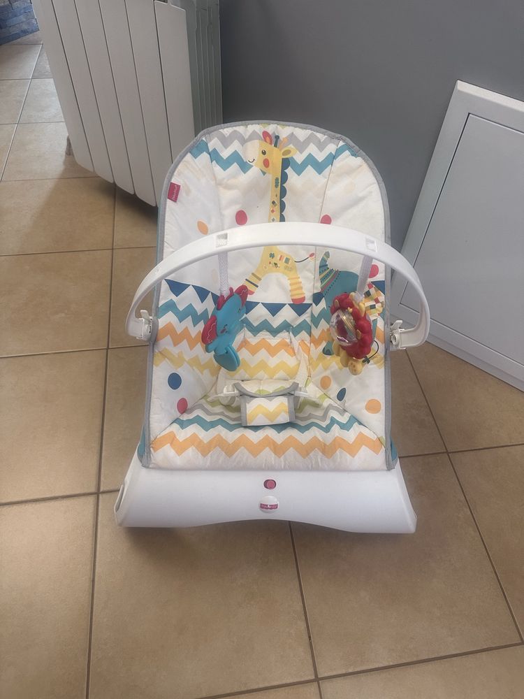 Leżaczek - bujaczek Fisher Price FDG32 z funkcją wibracji