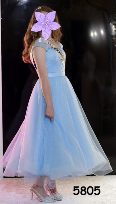 Випускна сукня міді