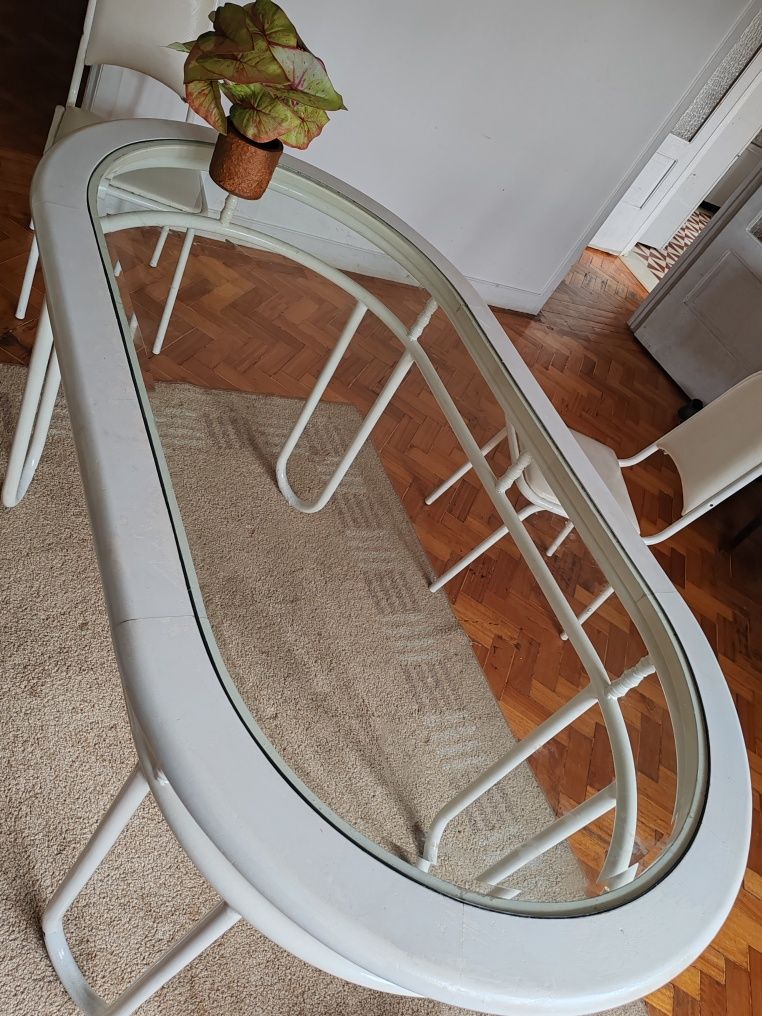 Mesa de jantar com 4 cadeiras