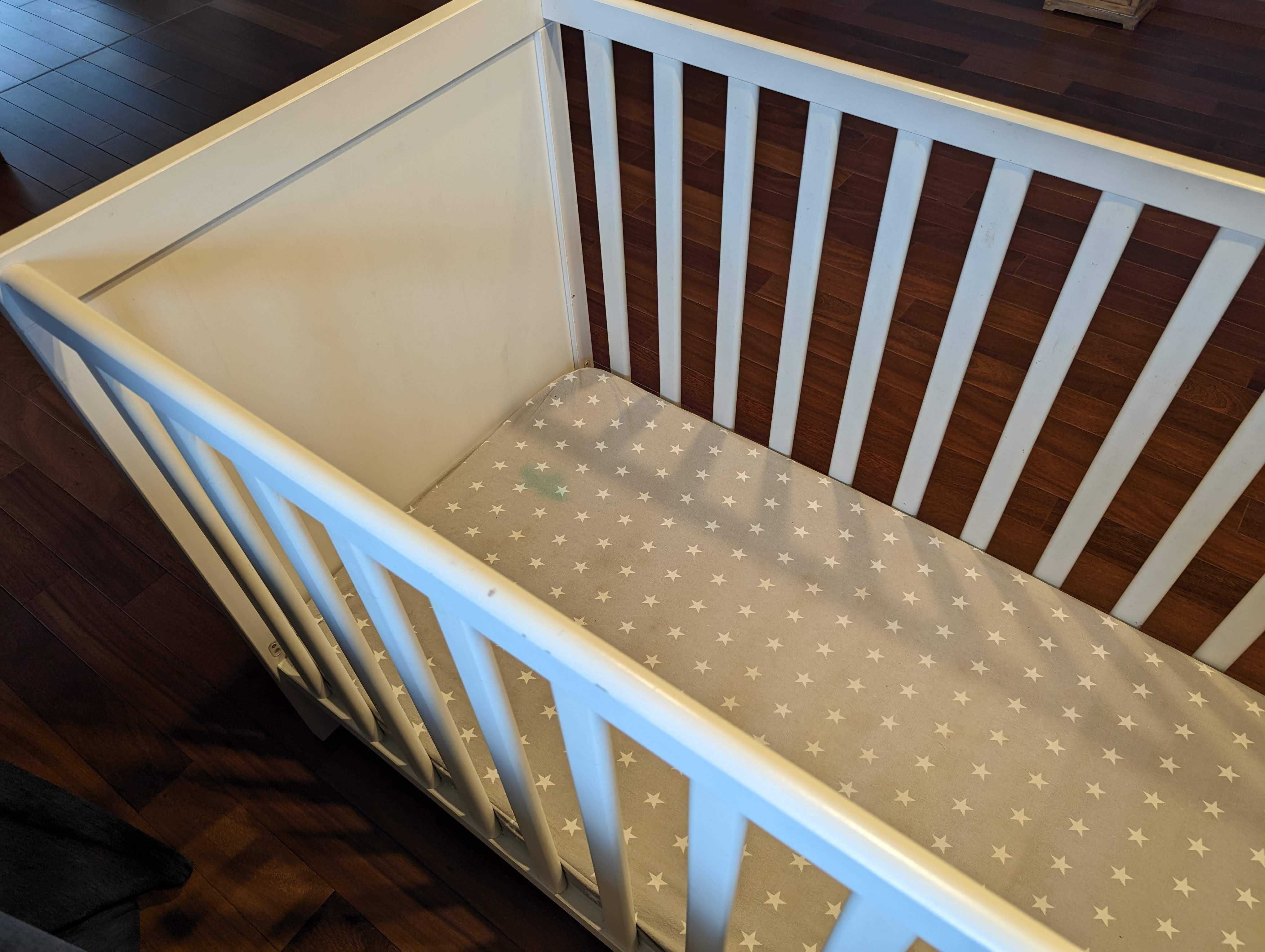 Łóżeczko dziecięce Ikea Sundvik + materacyk + pokrowiec