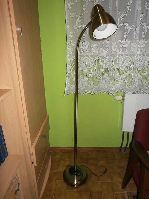 Lampa podłogowa nowoczesna