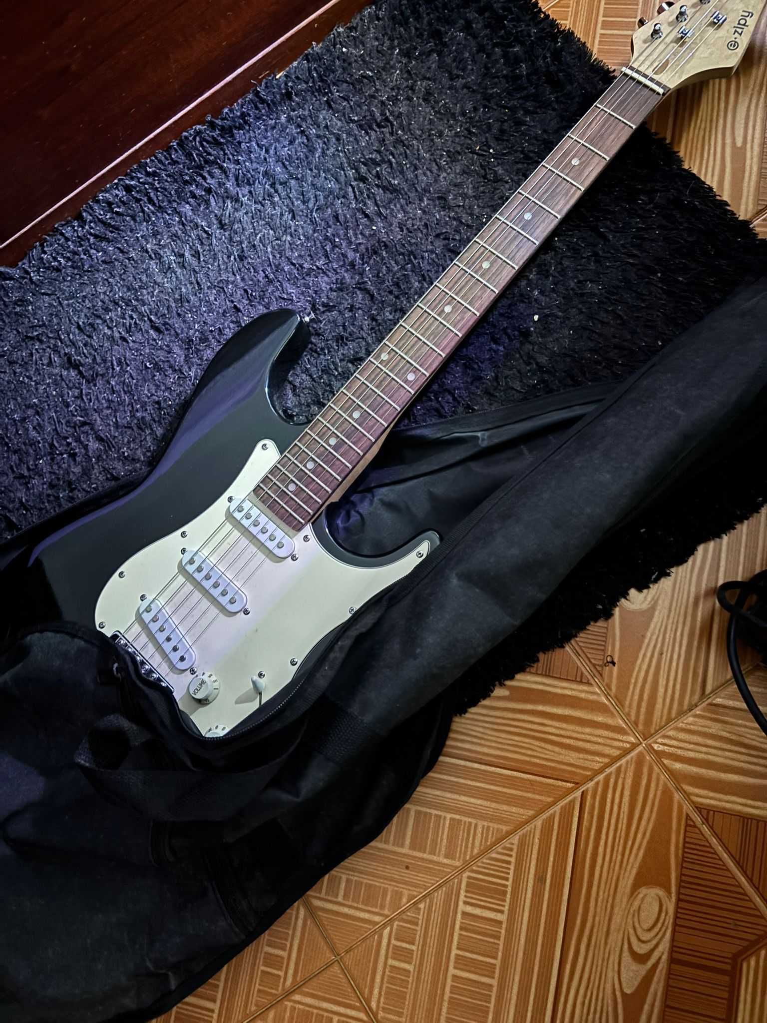 Guitarra Zipy - Preta