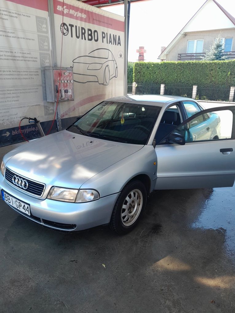Audi a4b5 1.8 LPG hak