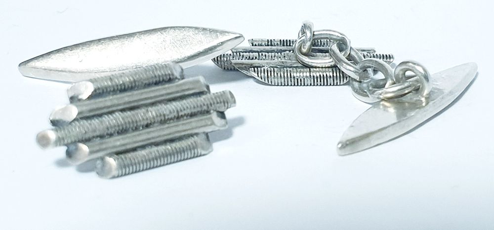 Lindos botões de punho vintage em prata contrastada