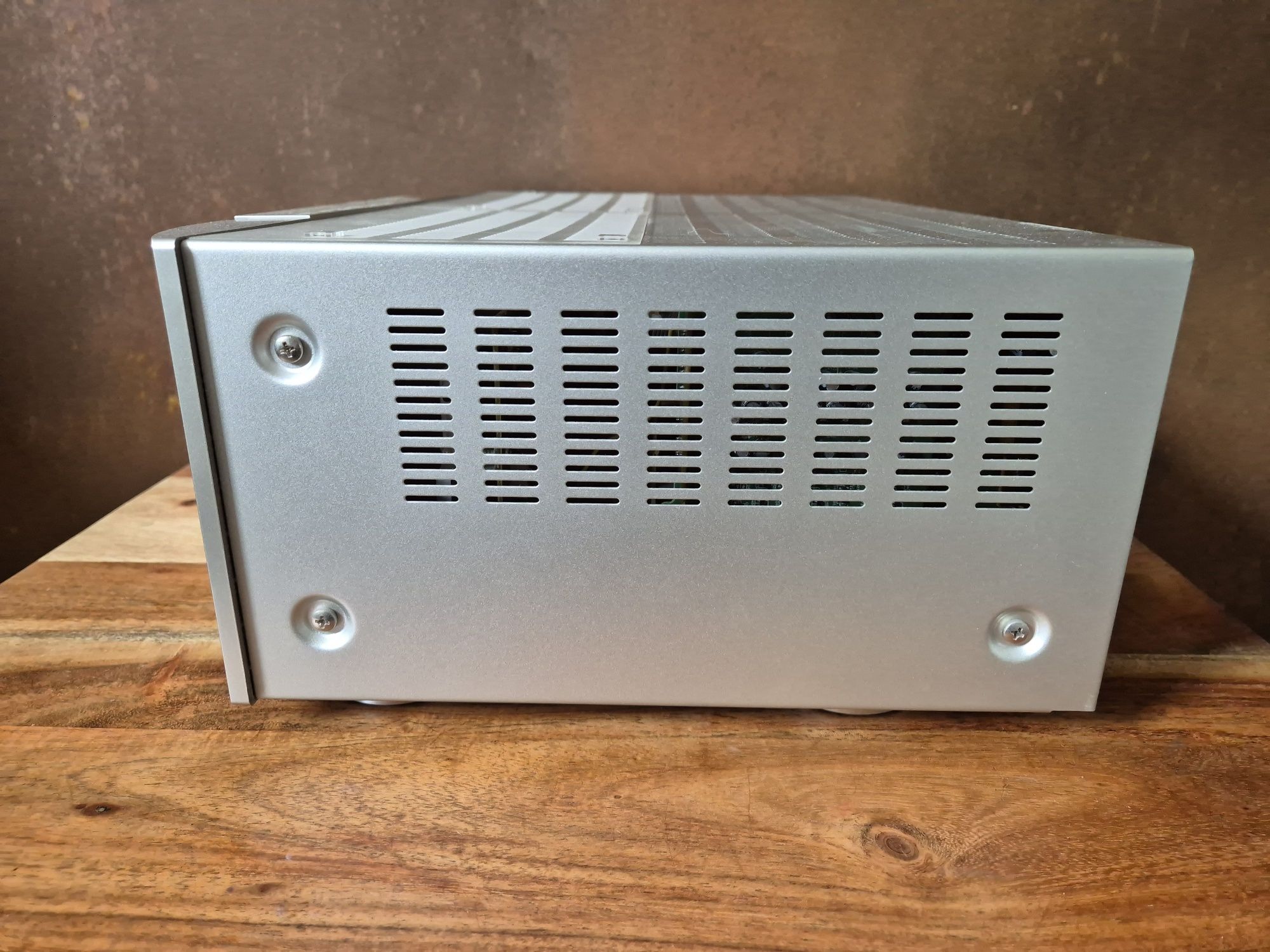 Amplituner Marantz SR5008