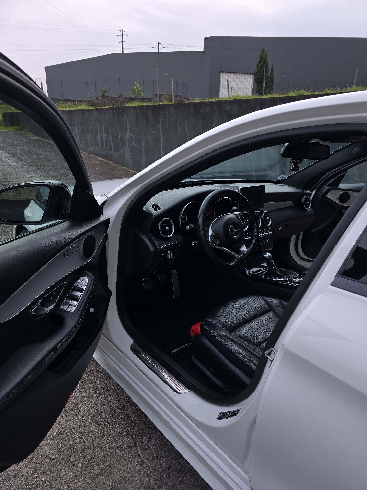 Mercedes benz c 200 amg