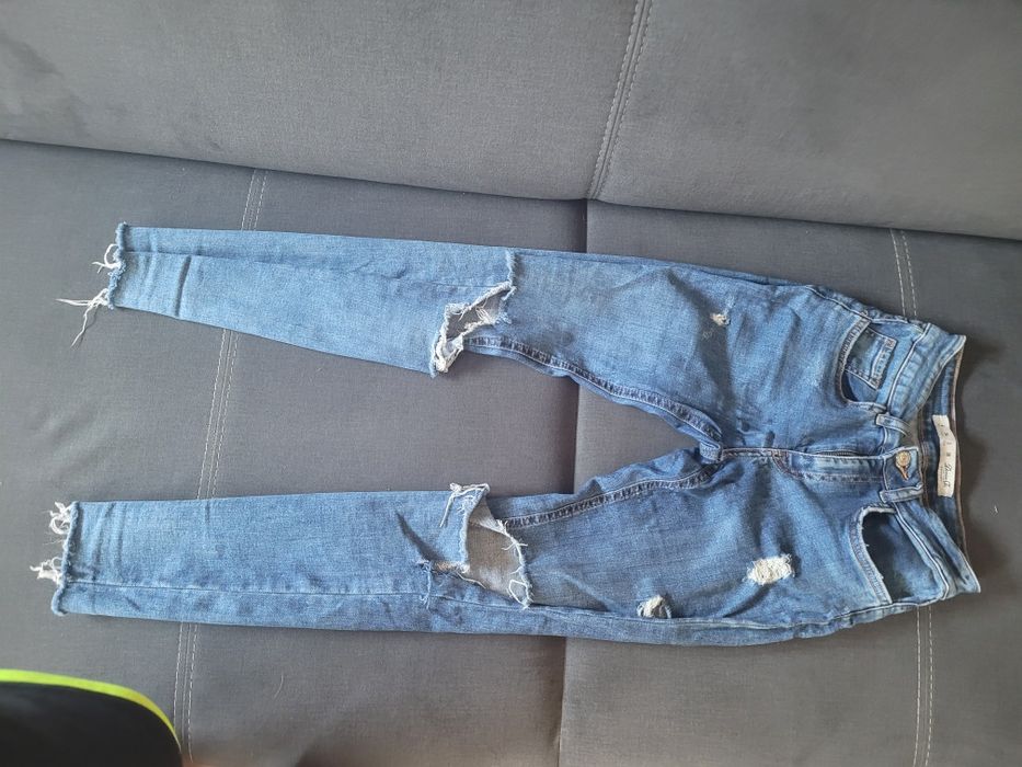 Spodnie jeansowe dziurawe 34 XS szarpane