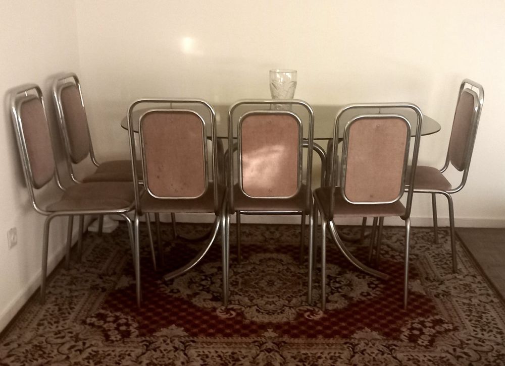 Mesa de jantar com cadeiras
