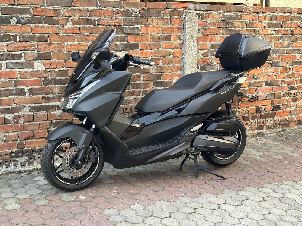 Hond Forza 125 * Skuter Kat B A1 * Kufer * Akrapovic