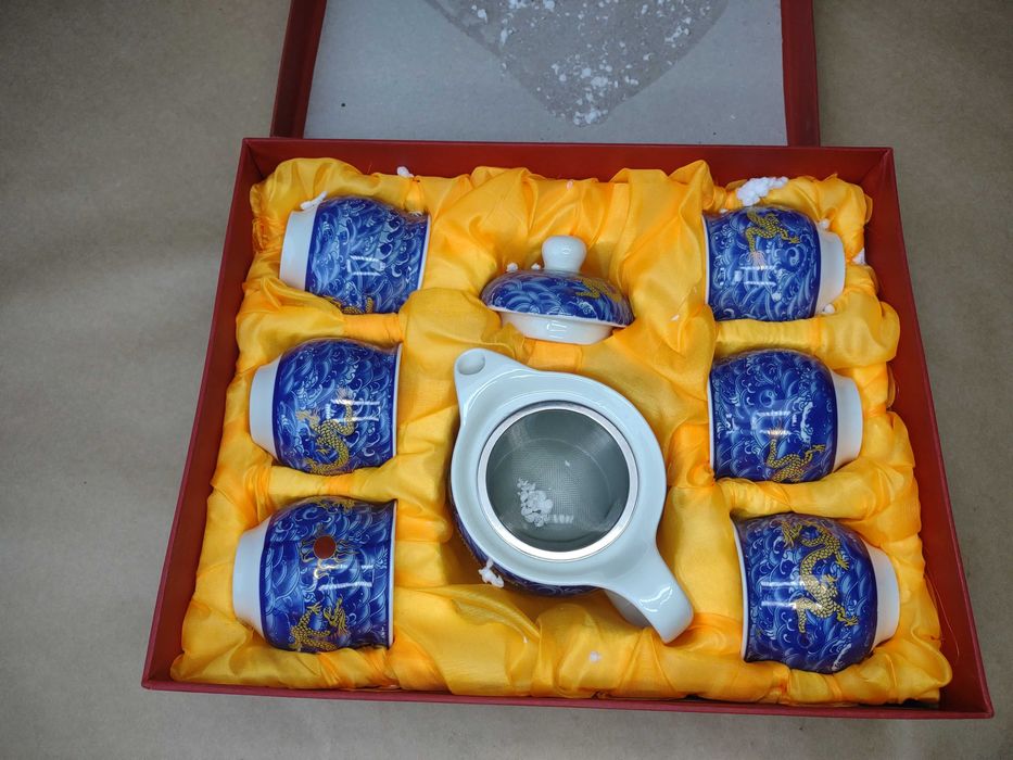 Zestaw porcelany do herbaty z wzorem smoka