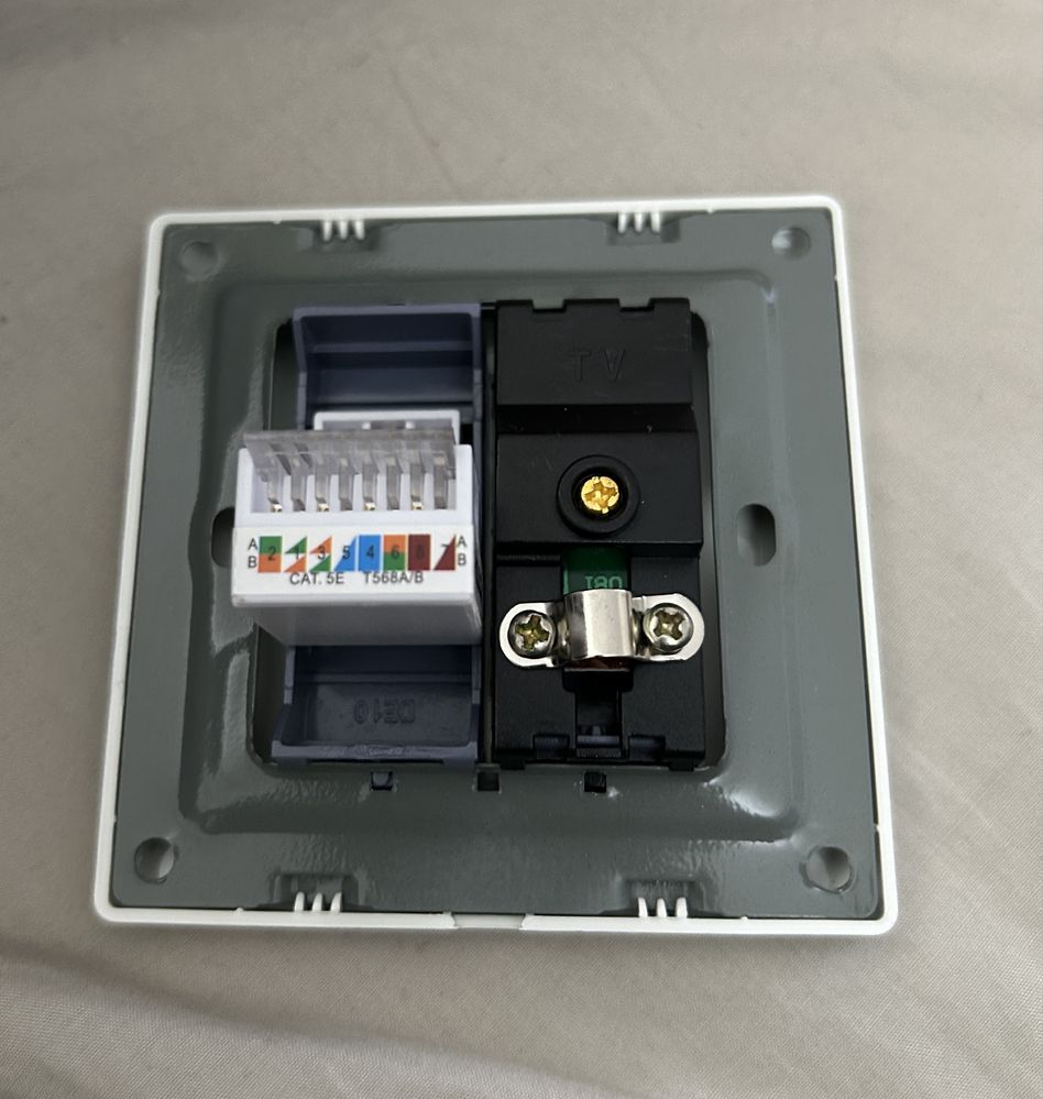 Tomada tv ethernet (internet) novas