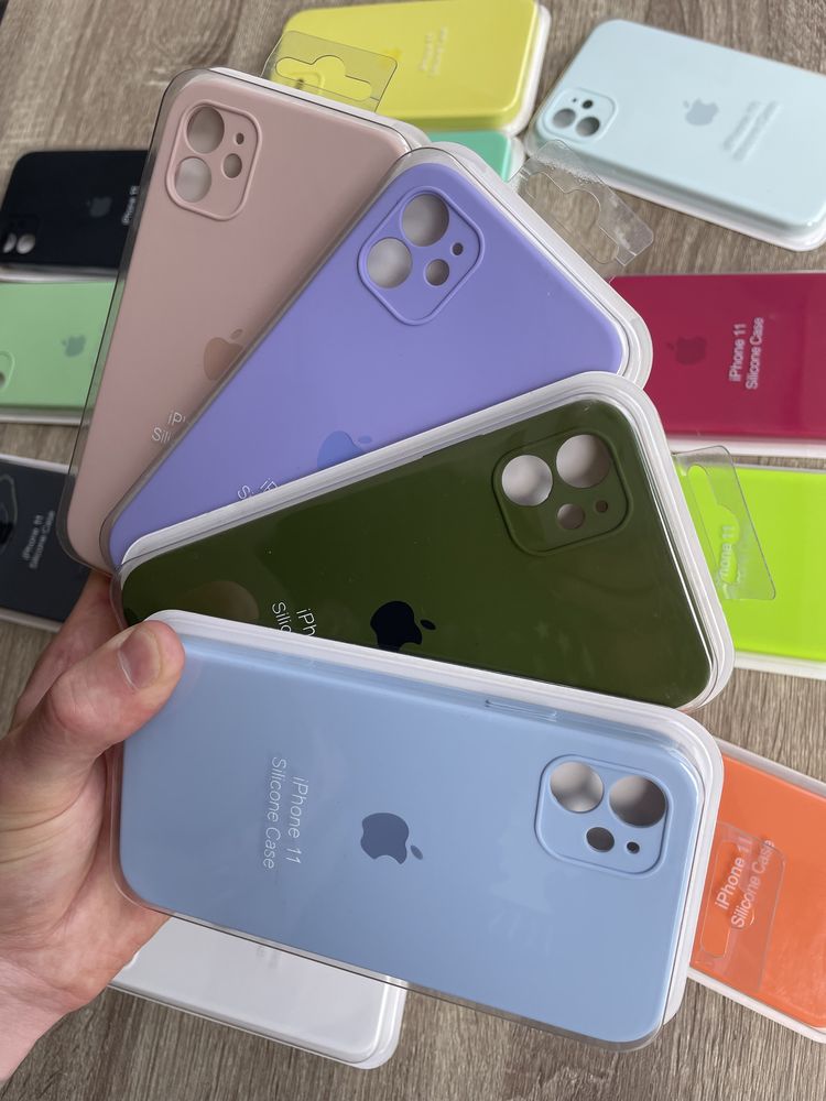 Чехол Silicone Case iPhone 11  квадратными бортами закрытый низ камера