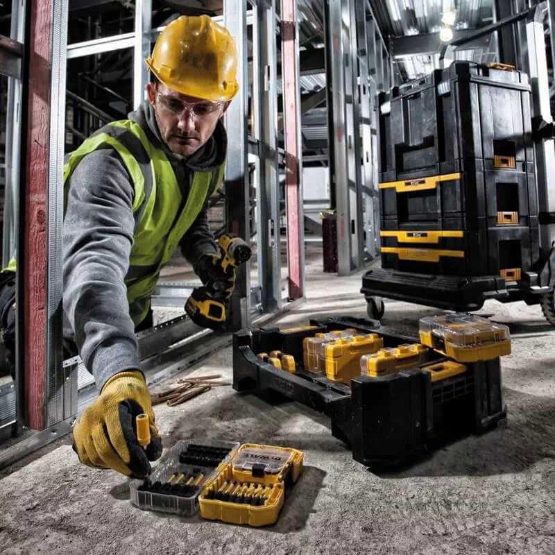 DeWALT DT70716 Ящик для хранения наборов в кейсах TOUGH CASE