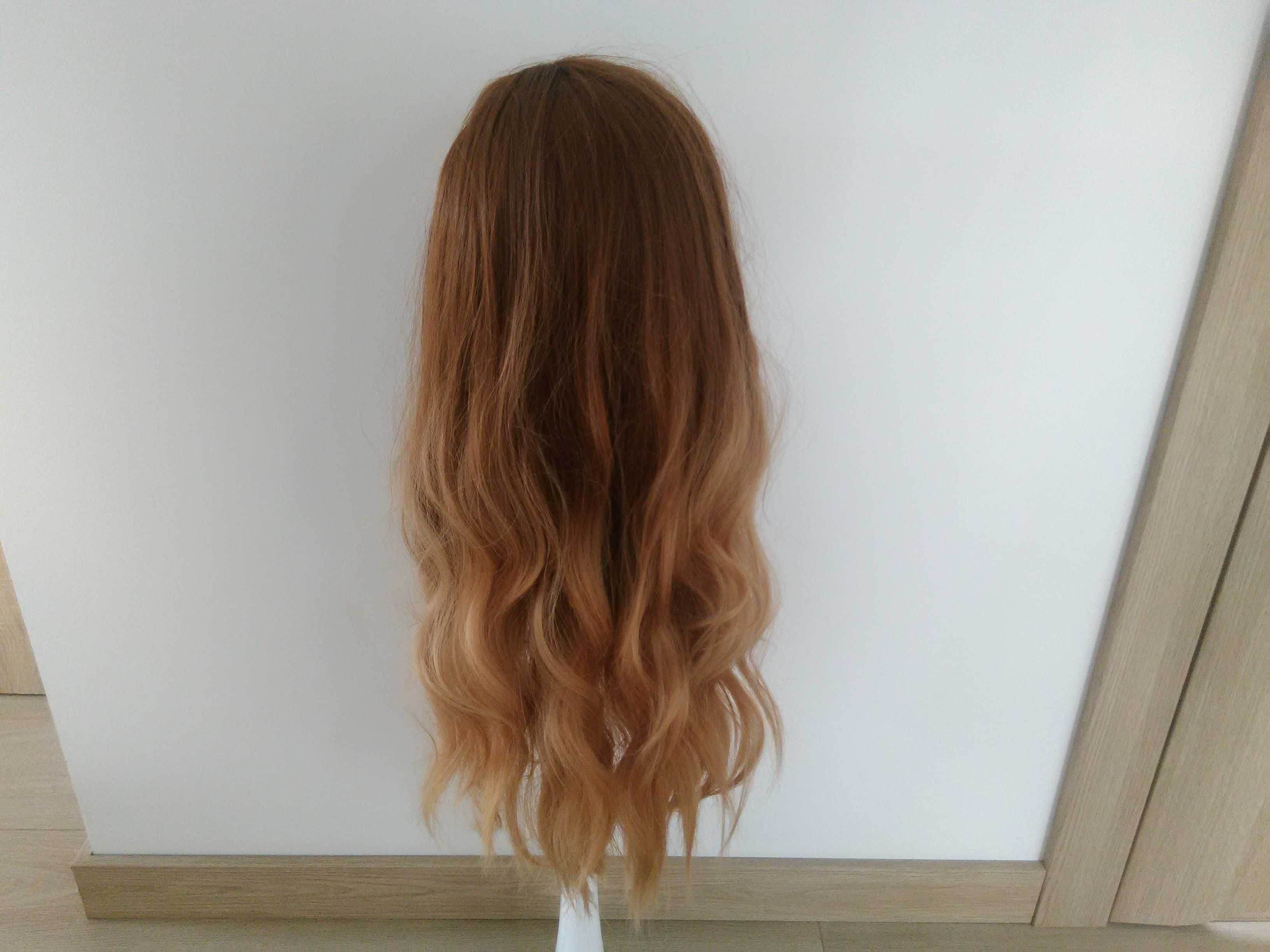 Peruka piękne długie włosy lekko falowane miękkie i miłe