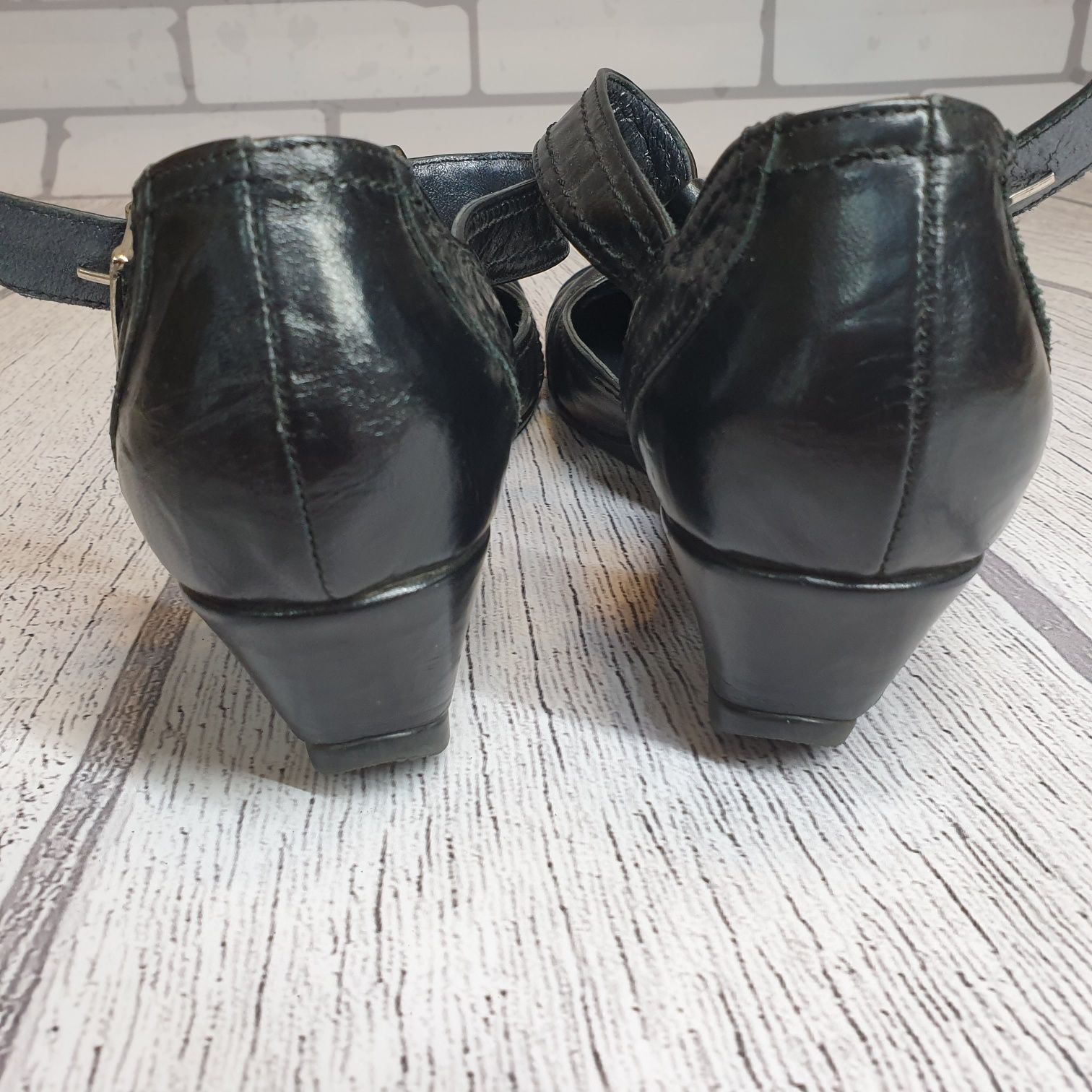 Czarne skórzane eleganckie buty na koturnie korda 36 37 jak nowe