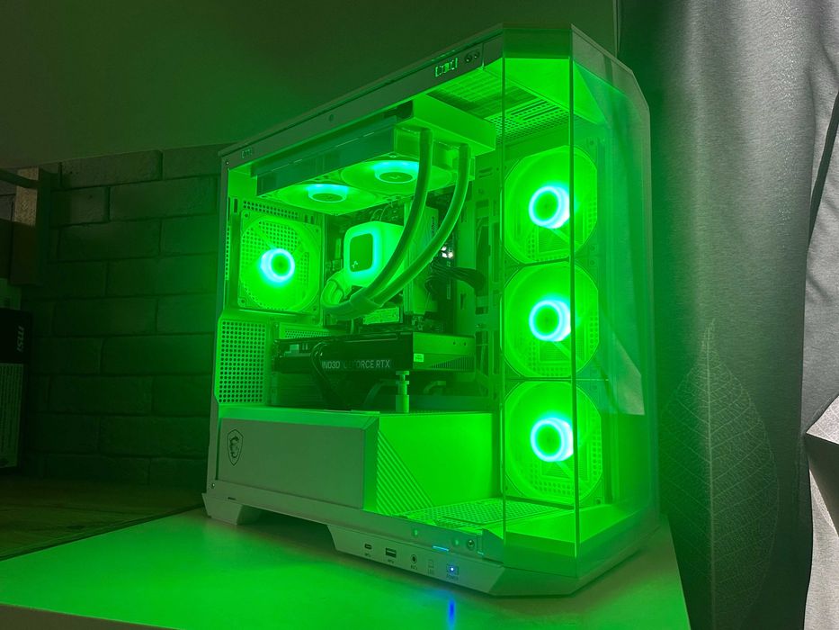 Biały Komputer RTX 5060 Ryzen 5 Akwarium Gamingowy do Gier FV23% Nowy