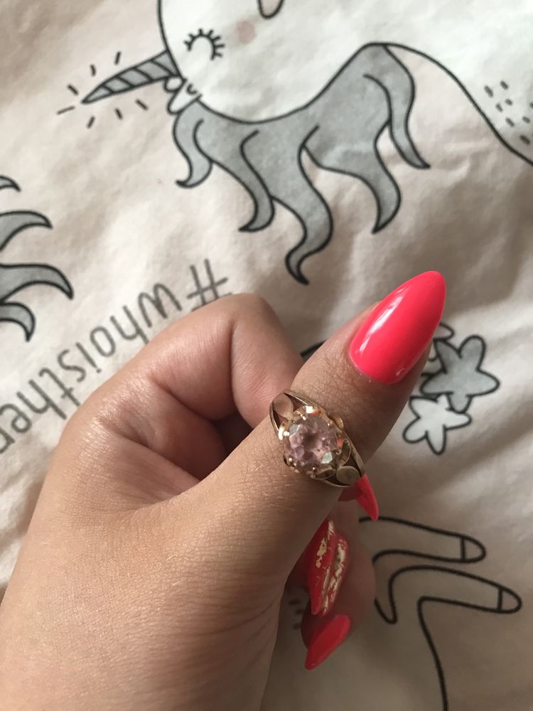 Złoty pierścionek z różowym oczkiem 583 rozmiar 14 pr 585
