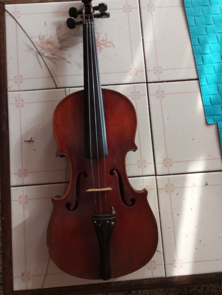 Violino antigo bom estado patine original