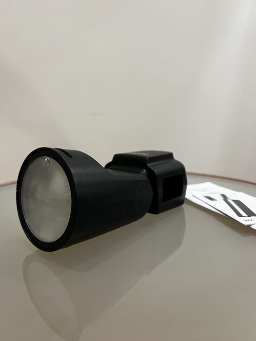 Продається професійний спалах Godox V1