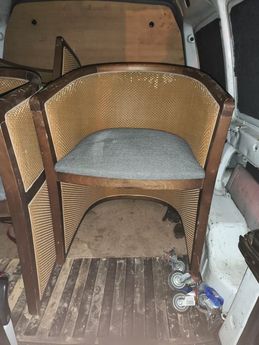 Cadeirões em palhinha