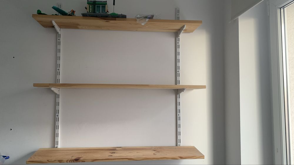 Półki na prowadnicy