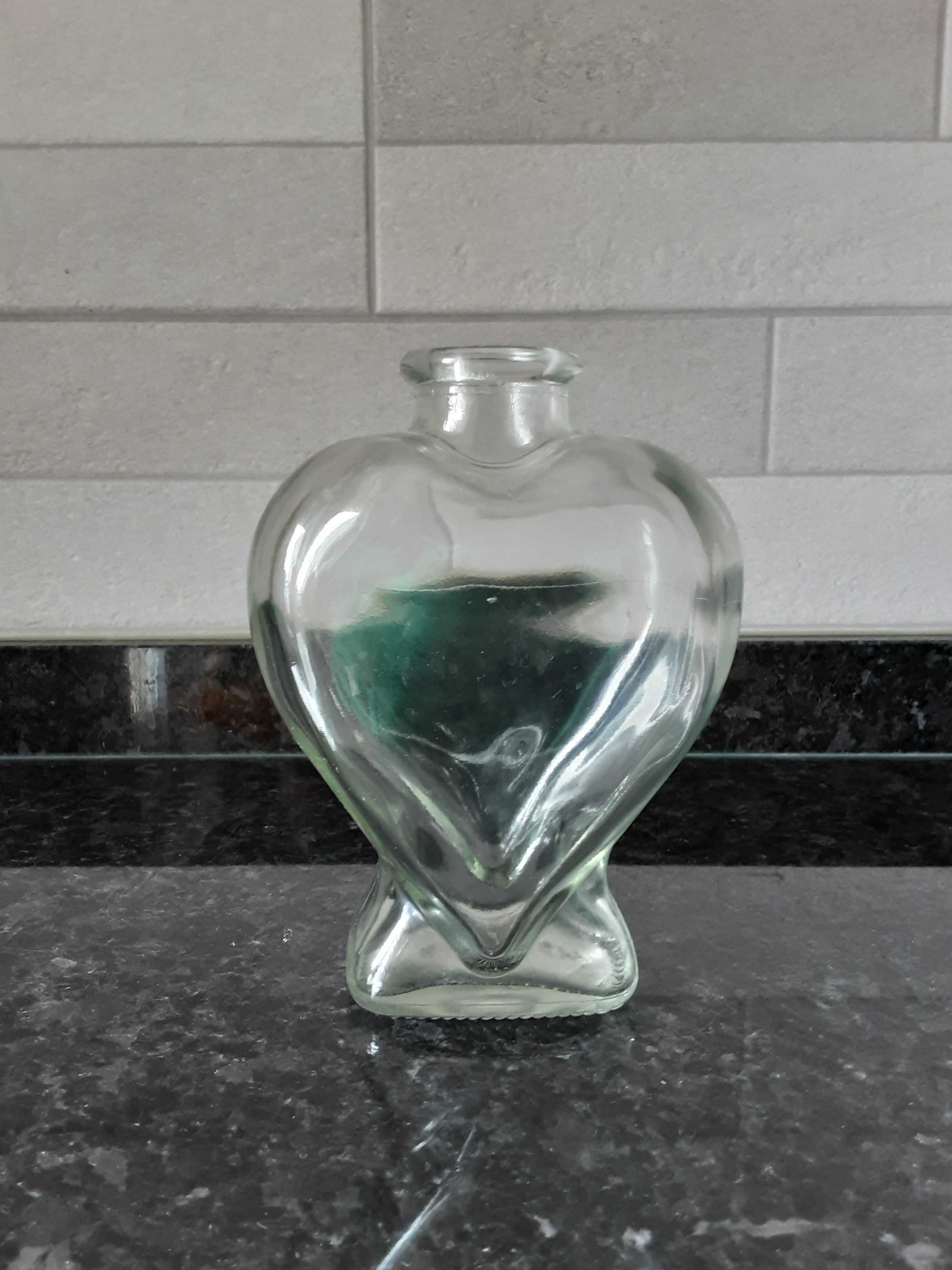 Garrafa de Vidro "Coração" VAZIA - Para Coleção/Decoração