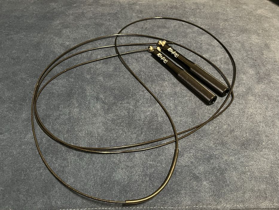 Skakanka profesjonalna Kaytan Sports, metalowa, czarna, regulowana